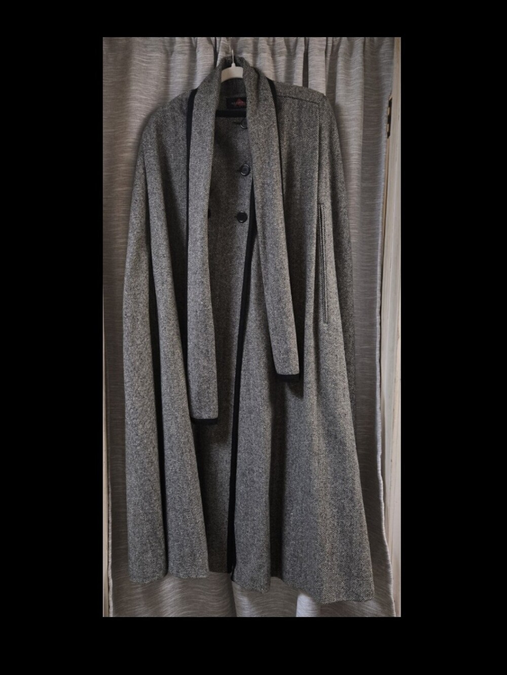 Vintage 1980s Alorna gray herringbone wool cape coat